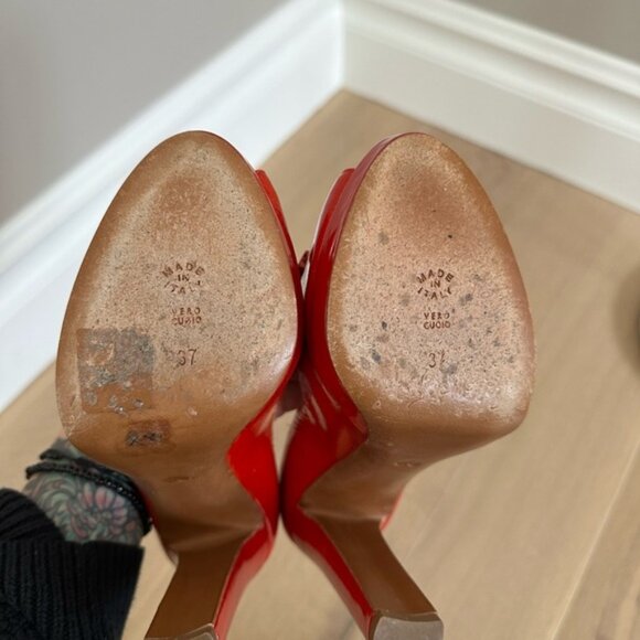 Moschino Cheap and Chic  Bow Patent Red Peep Toe Leather Heels Size 37 - Picture 4 of 4